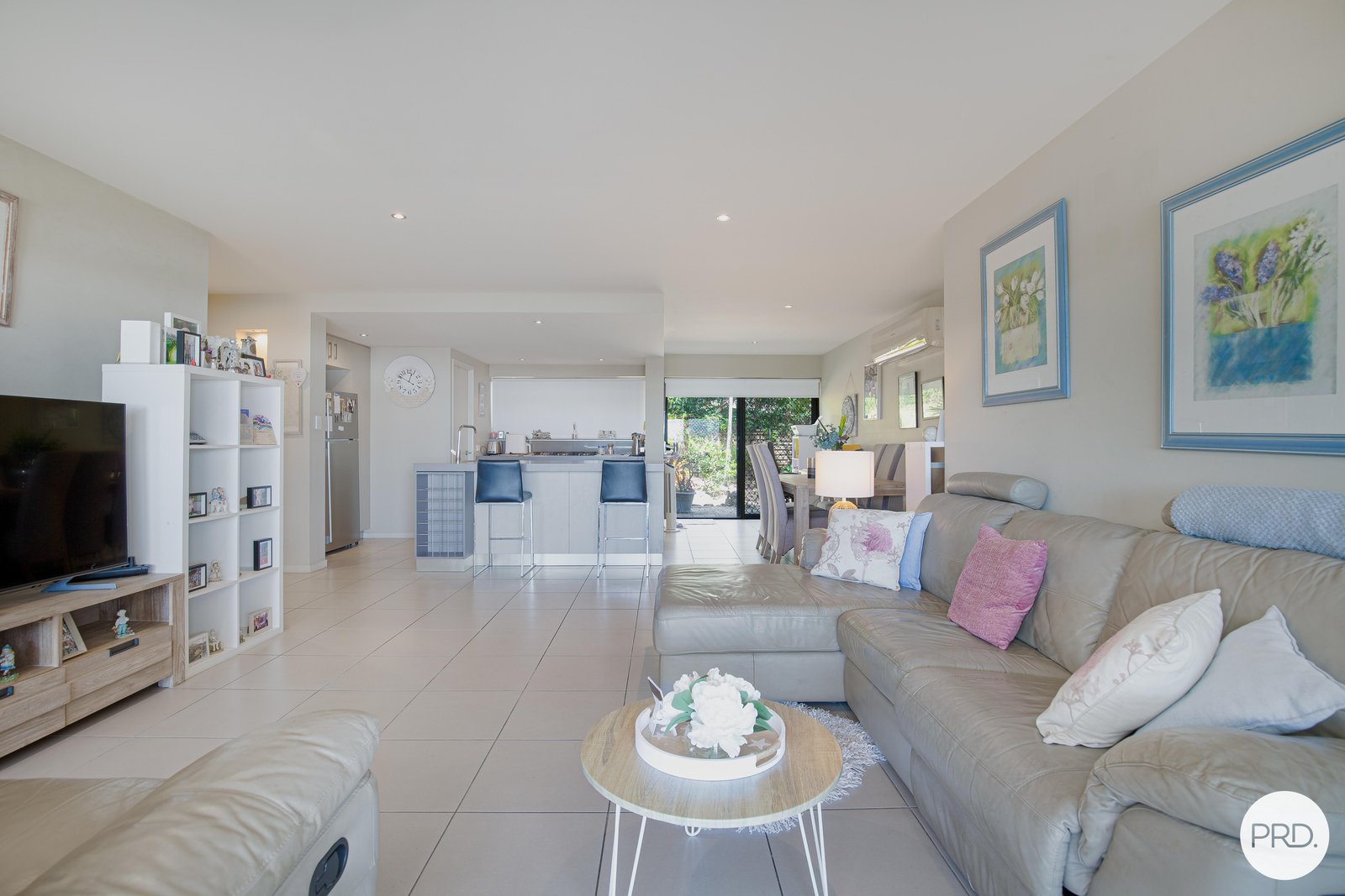 5/2 Eshelby Drive CANNONVALE 17