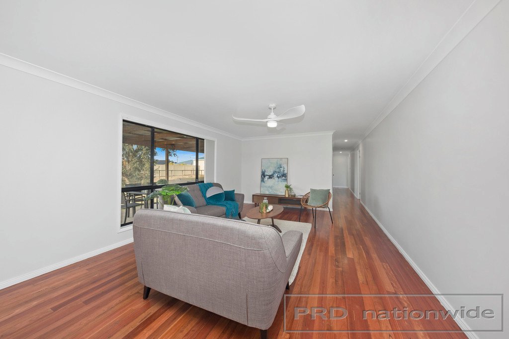 52 Forbes Crescent CLIFTLEIGH 15
