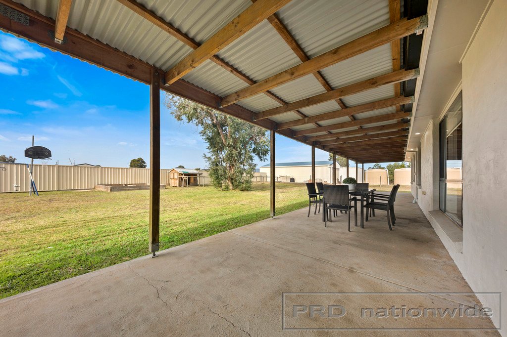 52 Forbes Crescent CLIFTLEIGH 17