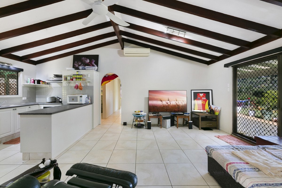 52 Goolabah Drive Tallebudgera 6