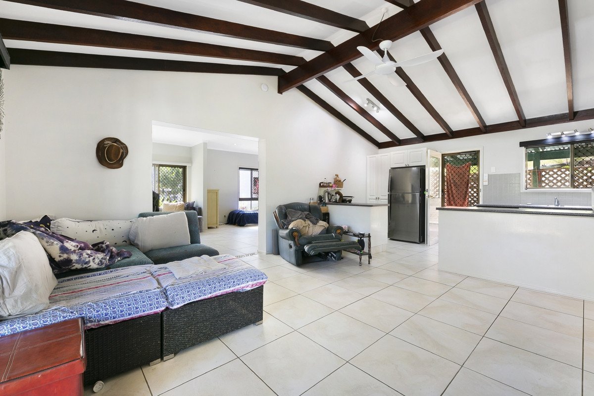 52 Goolabah Drive Tallebudgera 8