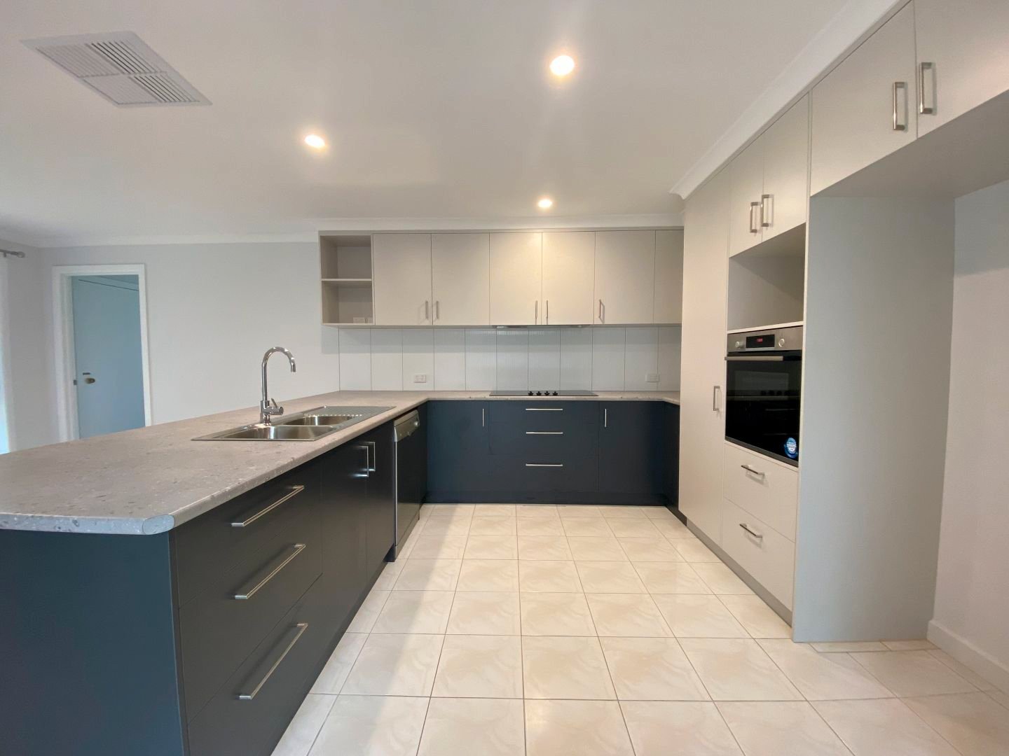 52 Greentree Way WEST ALBURY 3