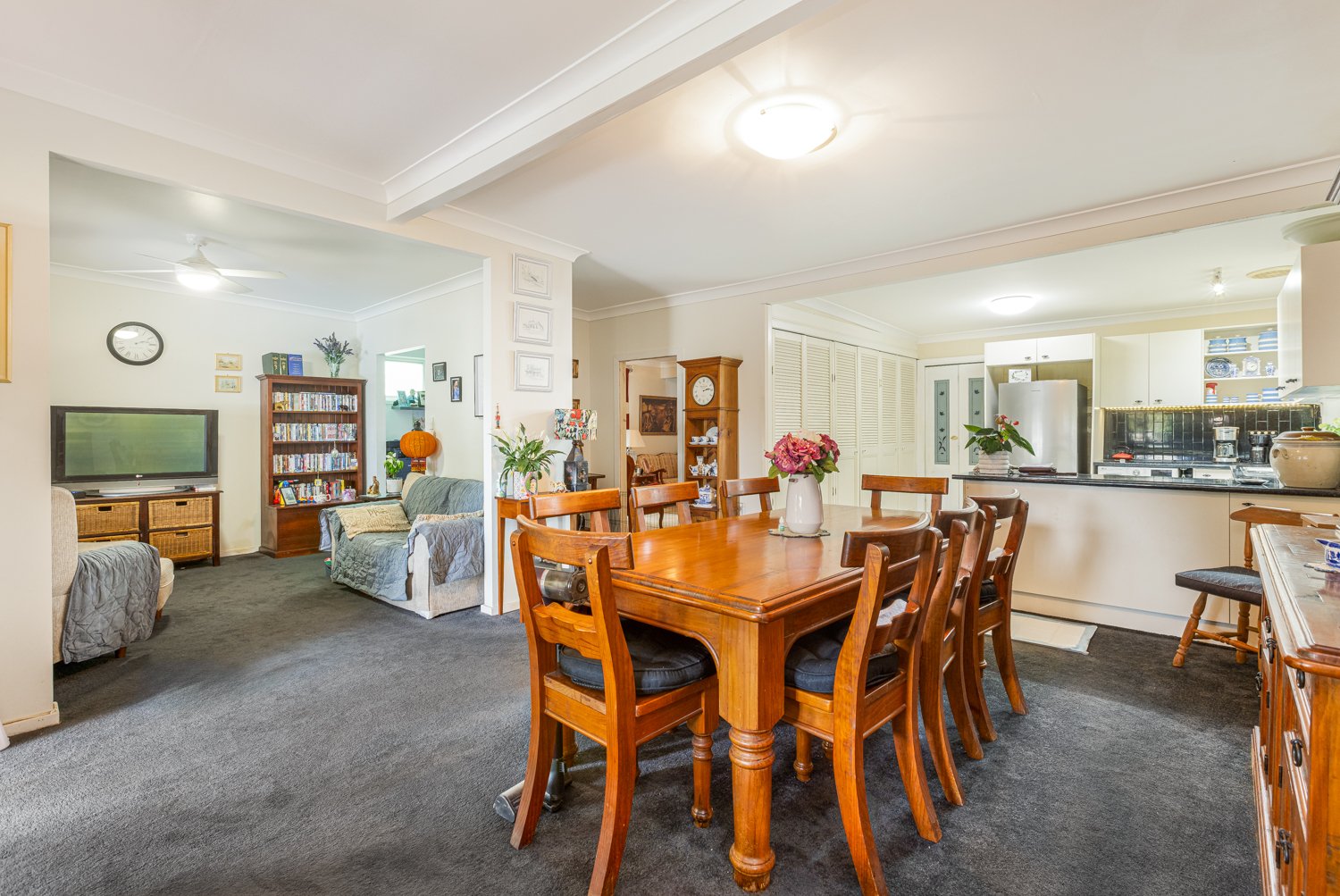 52 High Street LARGS 4