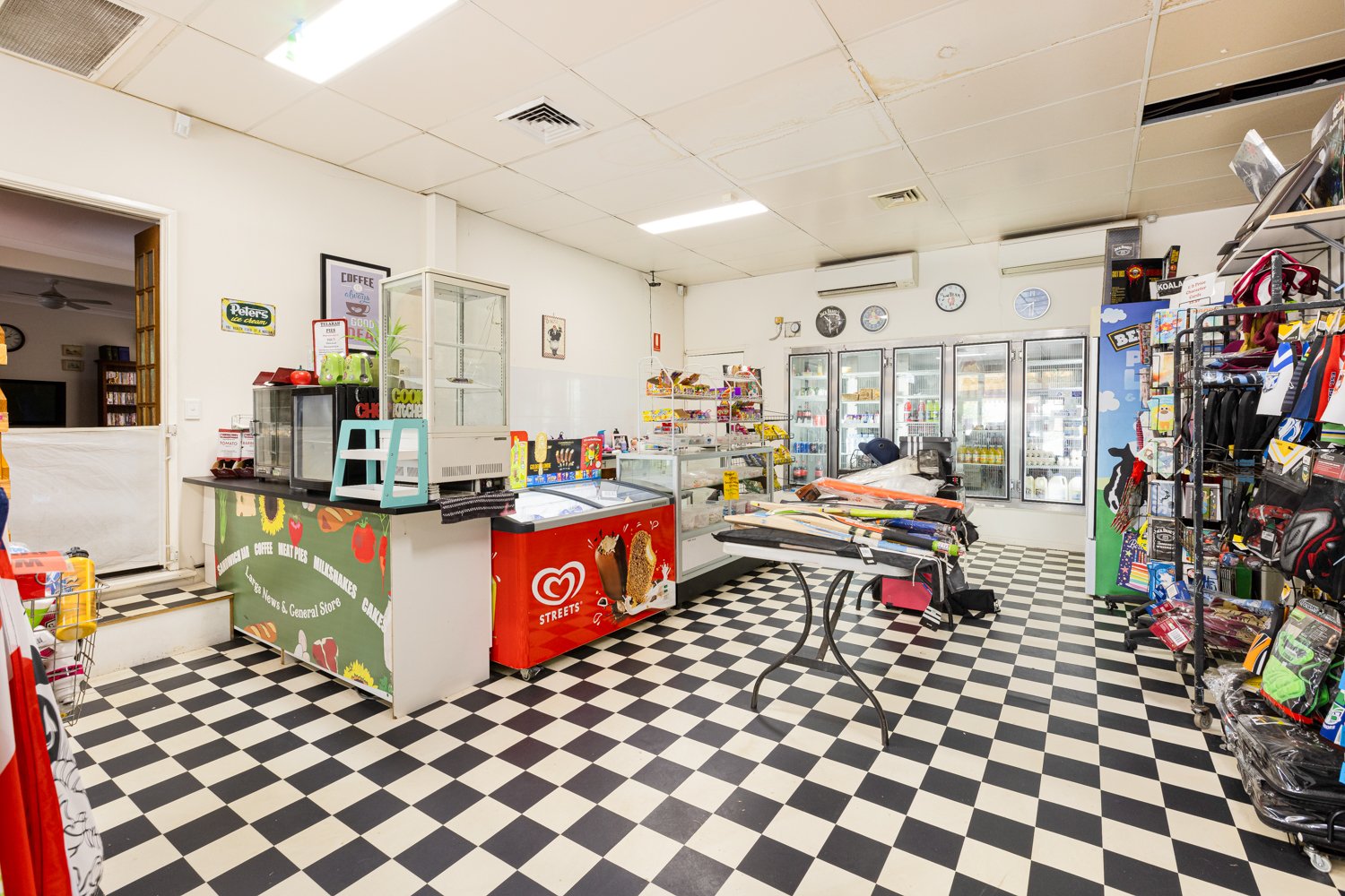 52 High Street LARGS 9