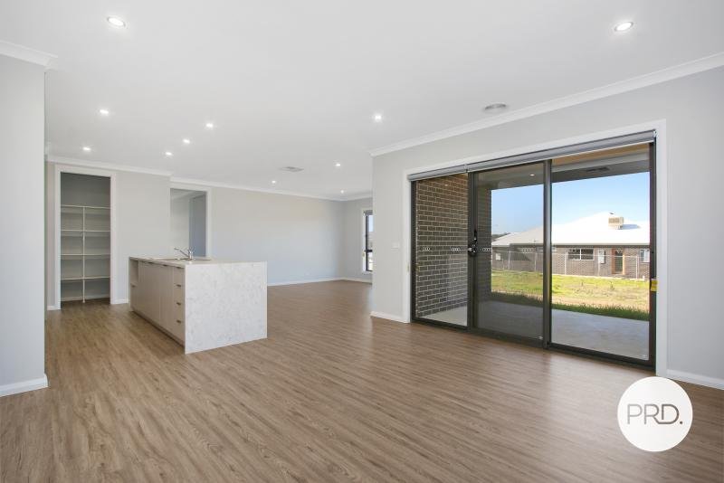 52 Hillford Circuit THURGOONA 4