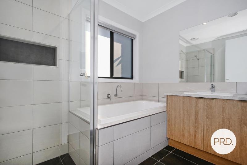 52 Hillford Circuit THURGOONA 8