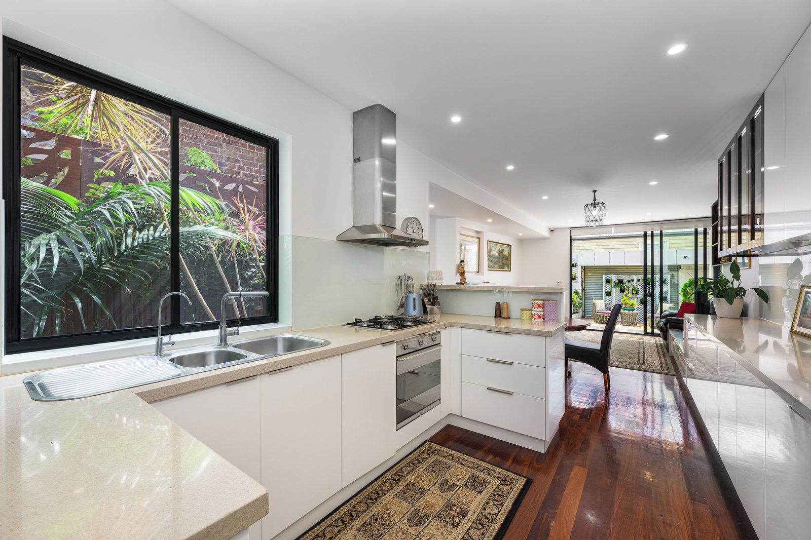 52 Howe Crescent, South Melbourne, 3205