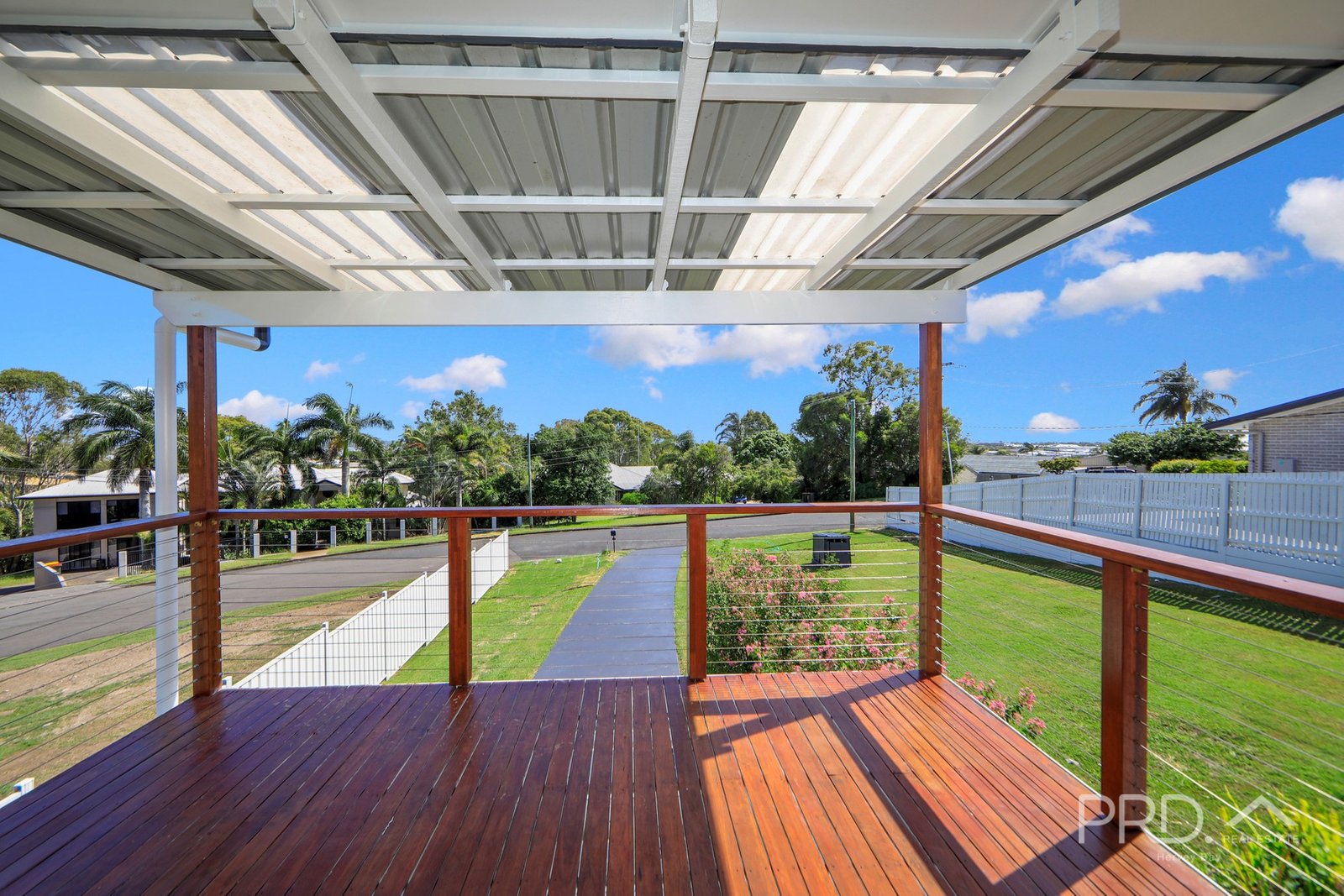 52 Jacobsen Outlook URRAWEEN 12