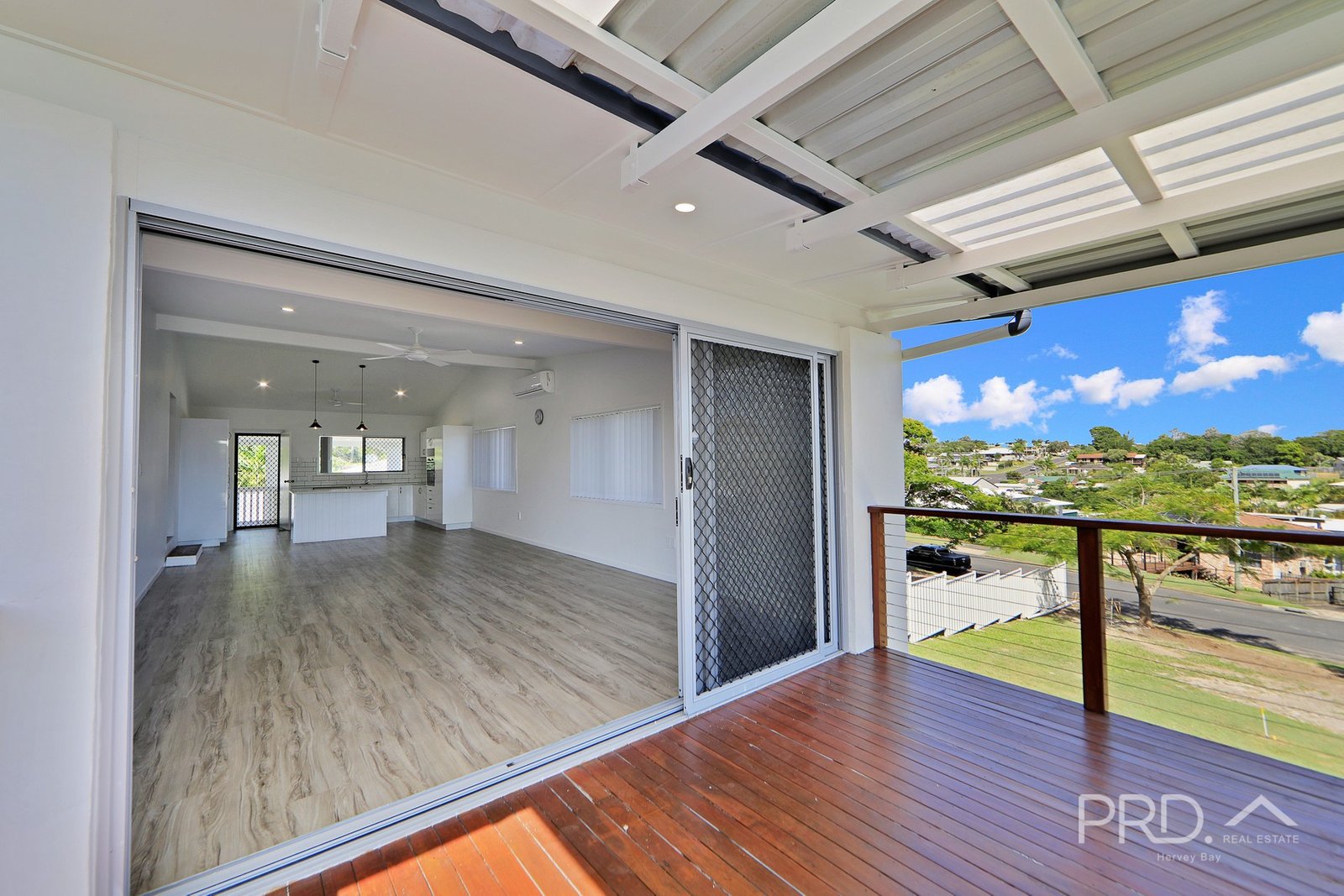 52 Jacobsen Outlook URRAWEEN 13