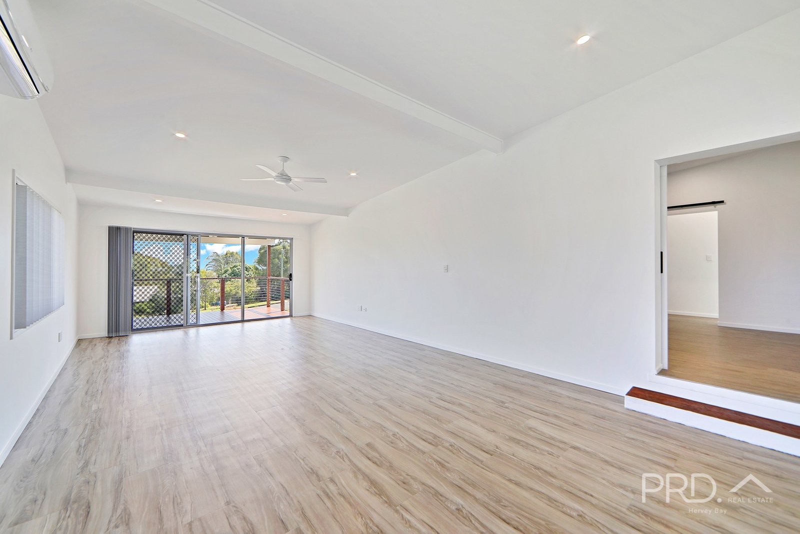 52 Jacobsen Outlook URRAWEEN 15