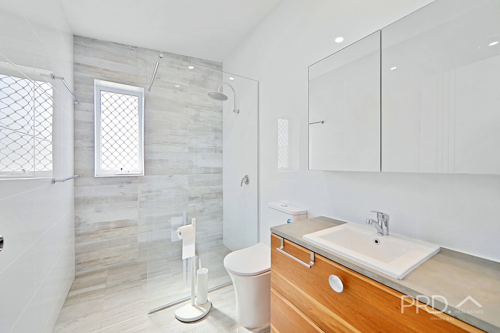 52 Jacobsen Outlook URRAWEEN 23