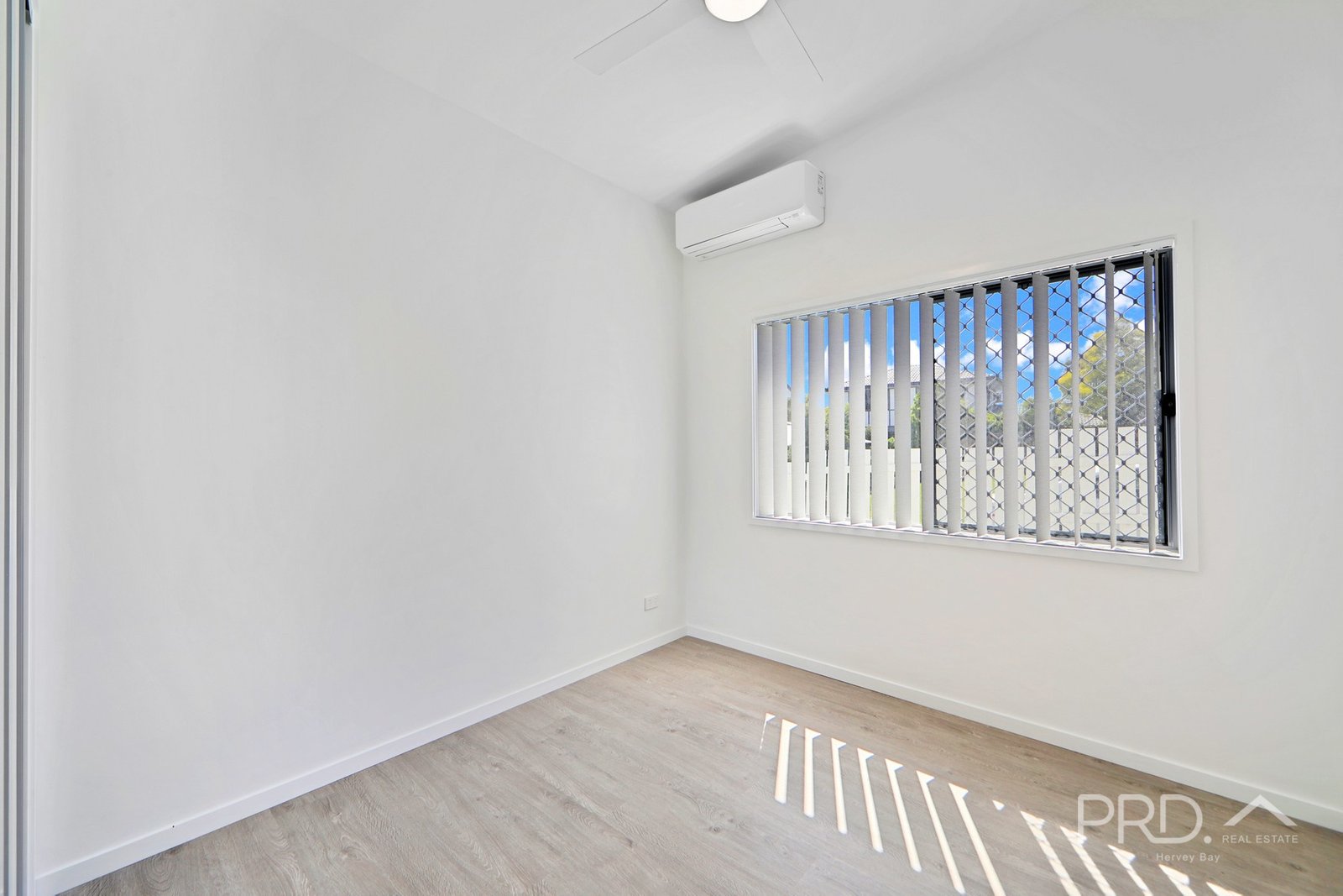 52 Jacobsen Outlook URRAWEEN 24