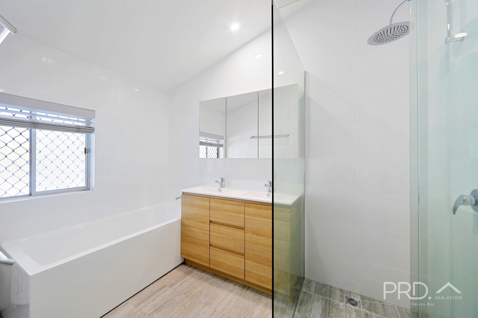 52 Jacobsen Outlook URRAWEEN 26