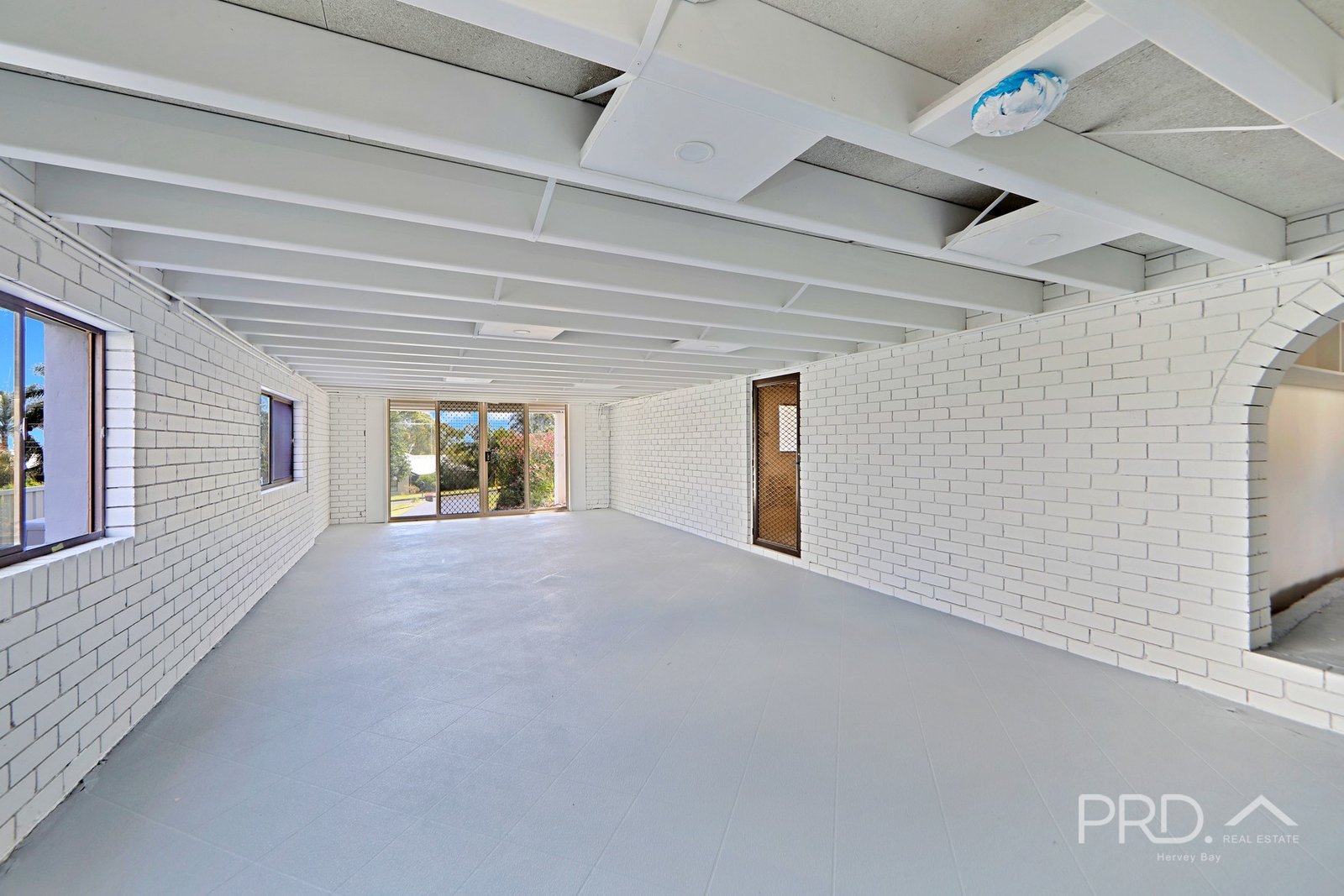 52 Jacobsen Outlook URRAWEEN 27