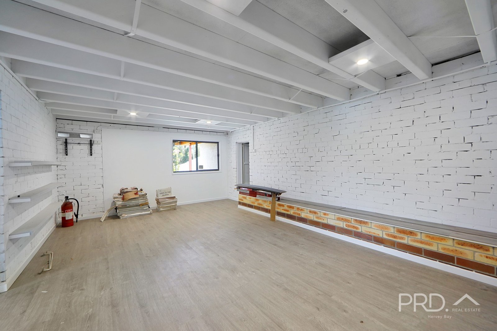 52 Jacobsen Outlook URRAWEEN 29