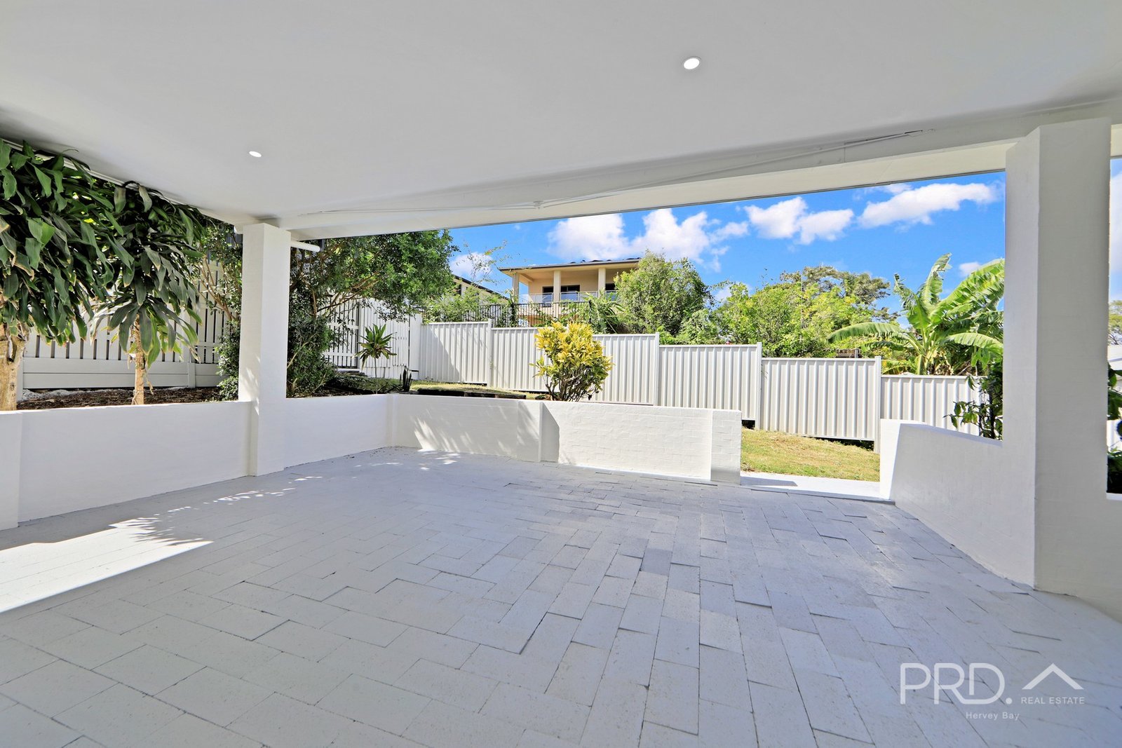 52 Jacobsen Outlook URRAWEEN 33