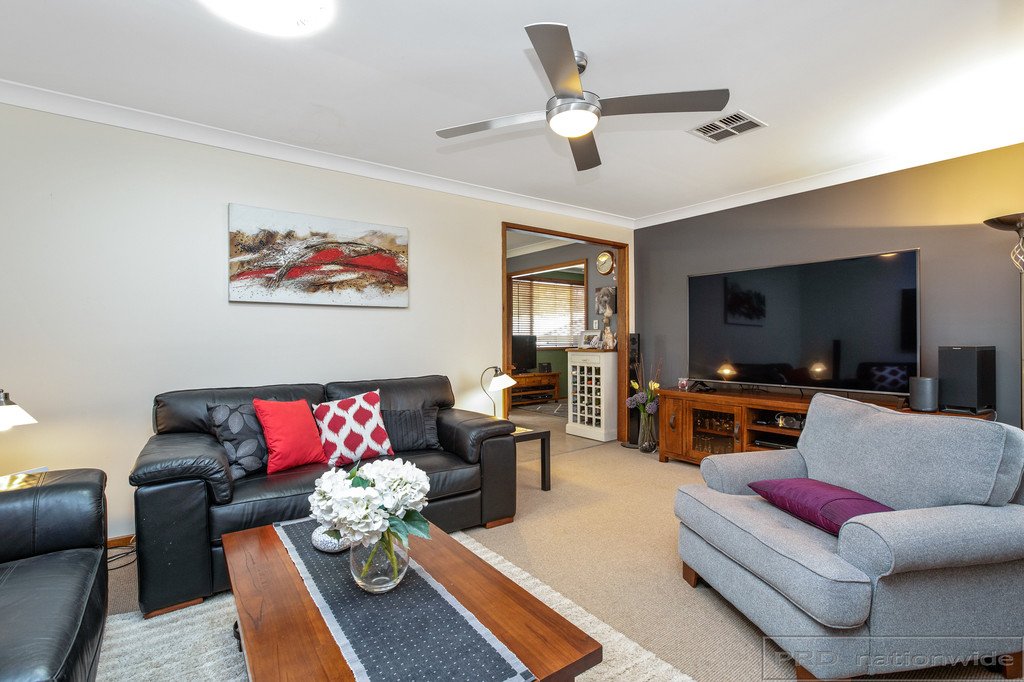 52 John Arthur Avenue THORNTON 4