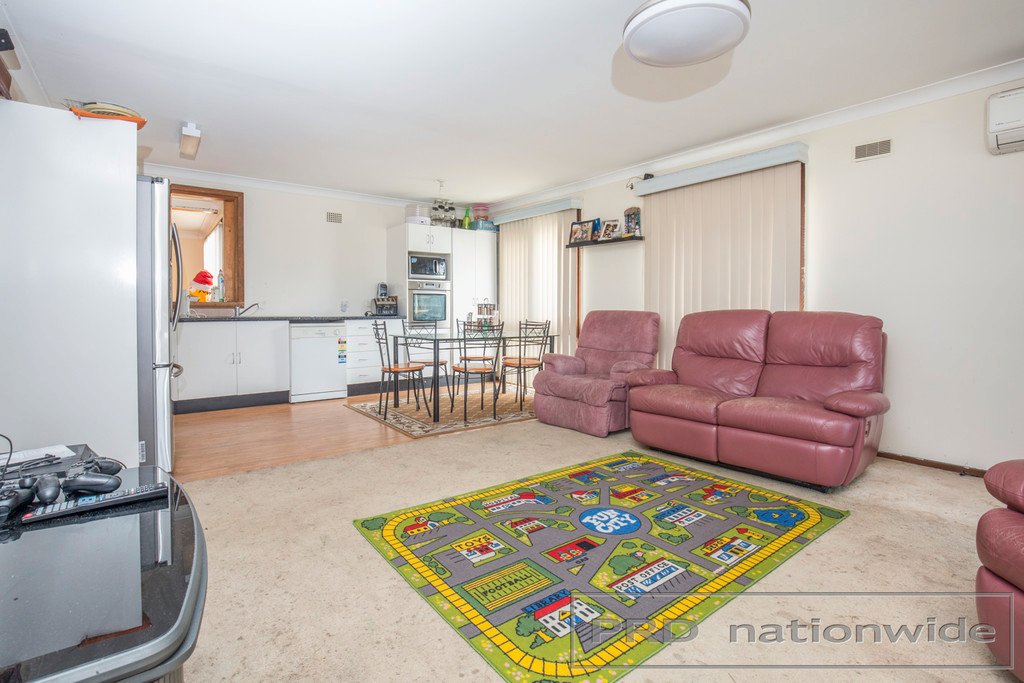 52 Lawson Avenue WOODBERRY 7