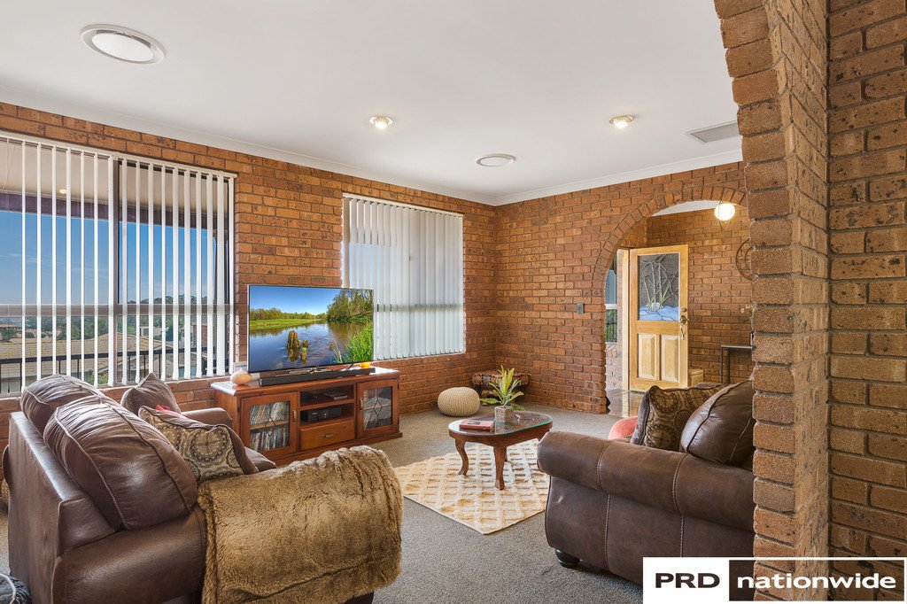 52 Lemon Gums Drive TAMWORTH 5