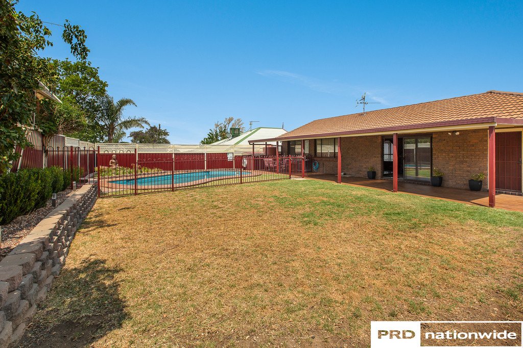 52 Lemon Gums Drive TAMWORTH 23