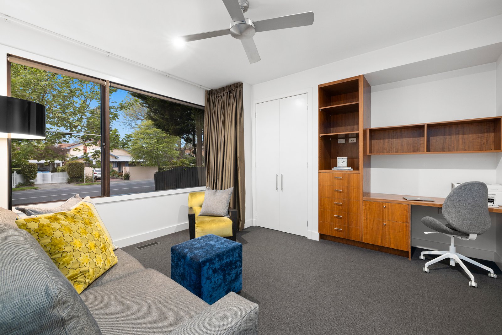 Real Estate and Property in 52 Linacre Road, Hampton, VIC