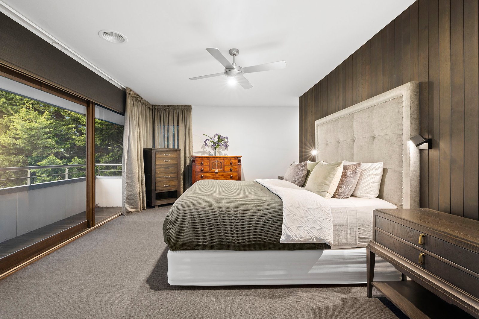 Real Estate and Property in 52 Linacre Road, Hampton, VIC