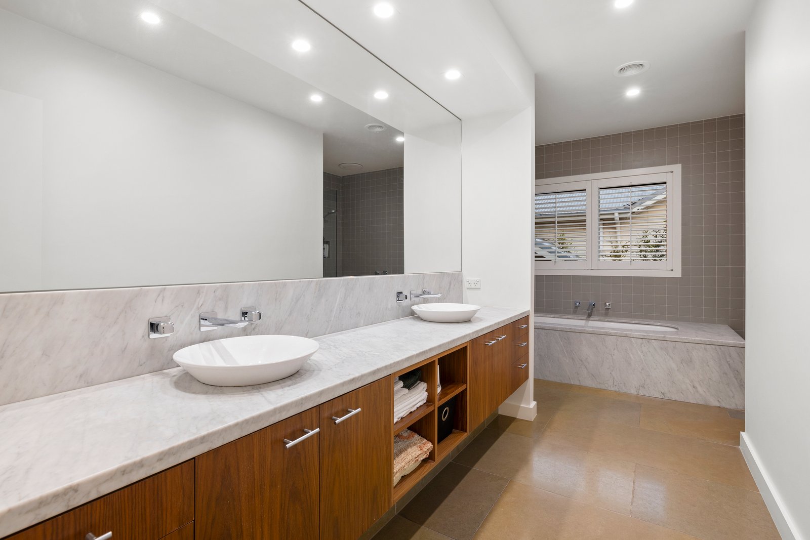 Real Estate and Property in 52 Linacre Road, Hampton, VIC