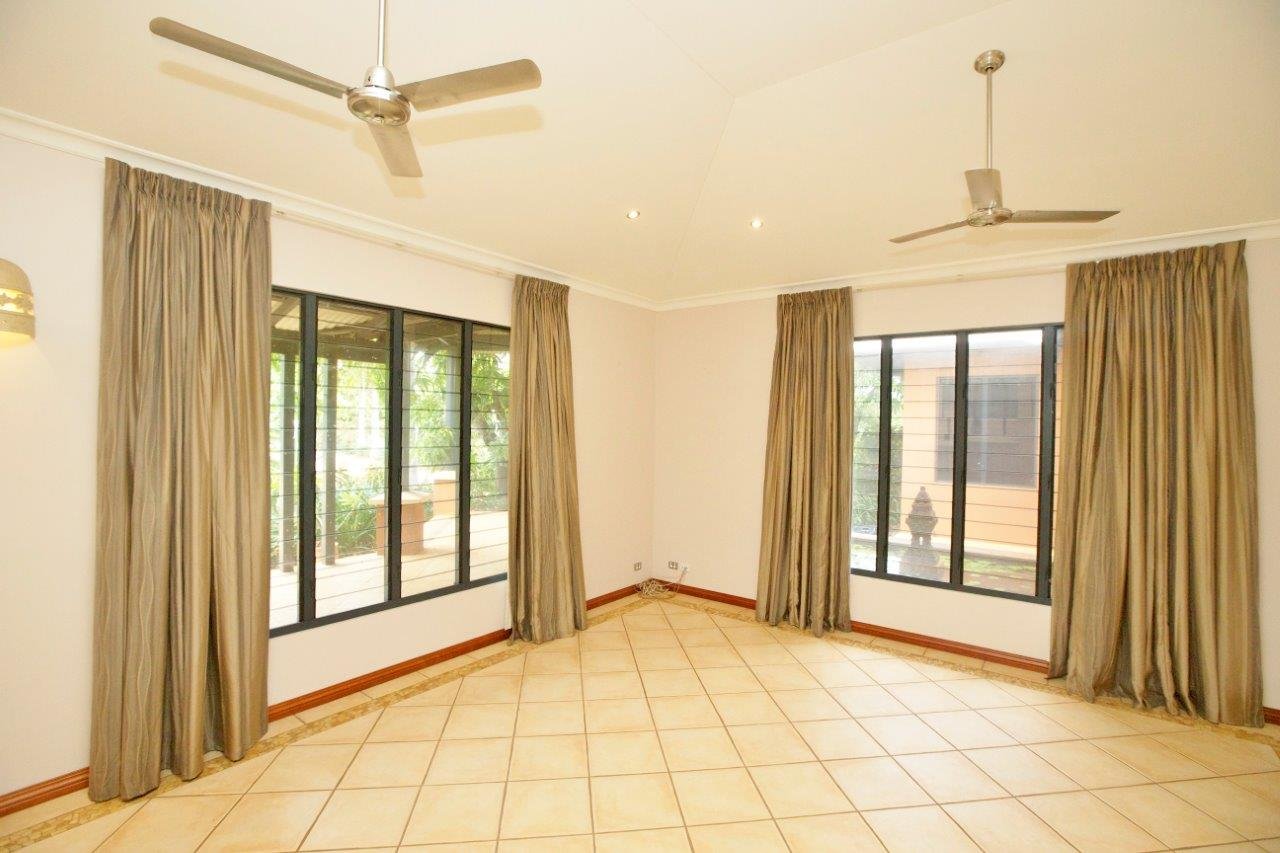 52 Lullfitz Drive BILINGURR 11