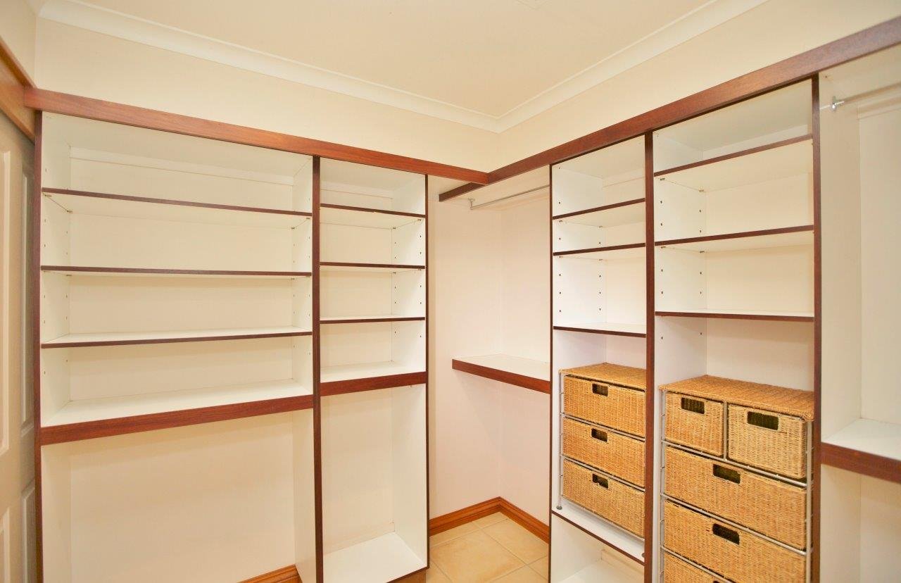 52 Lullfitz Drive BILINGURR 21