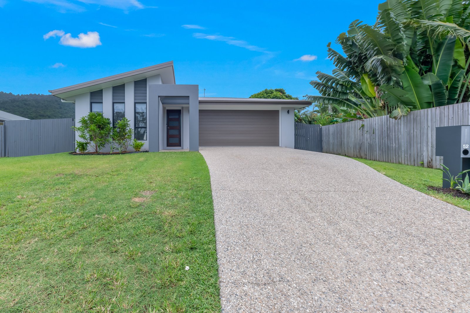 52 Macarthur Drive CANNONVALE 2