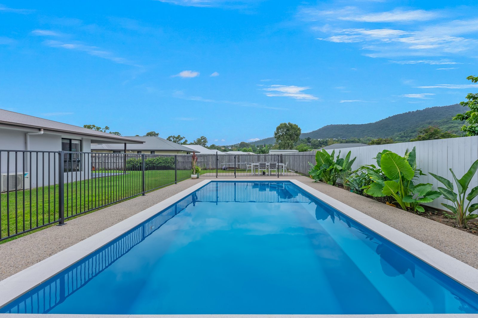 52 Macarthur Drive CANNONVALE 13