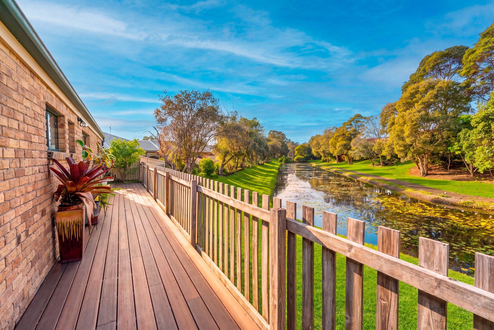 5/2 Macleay Court BANORA POINT 2