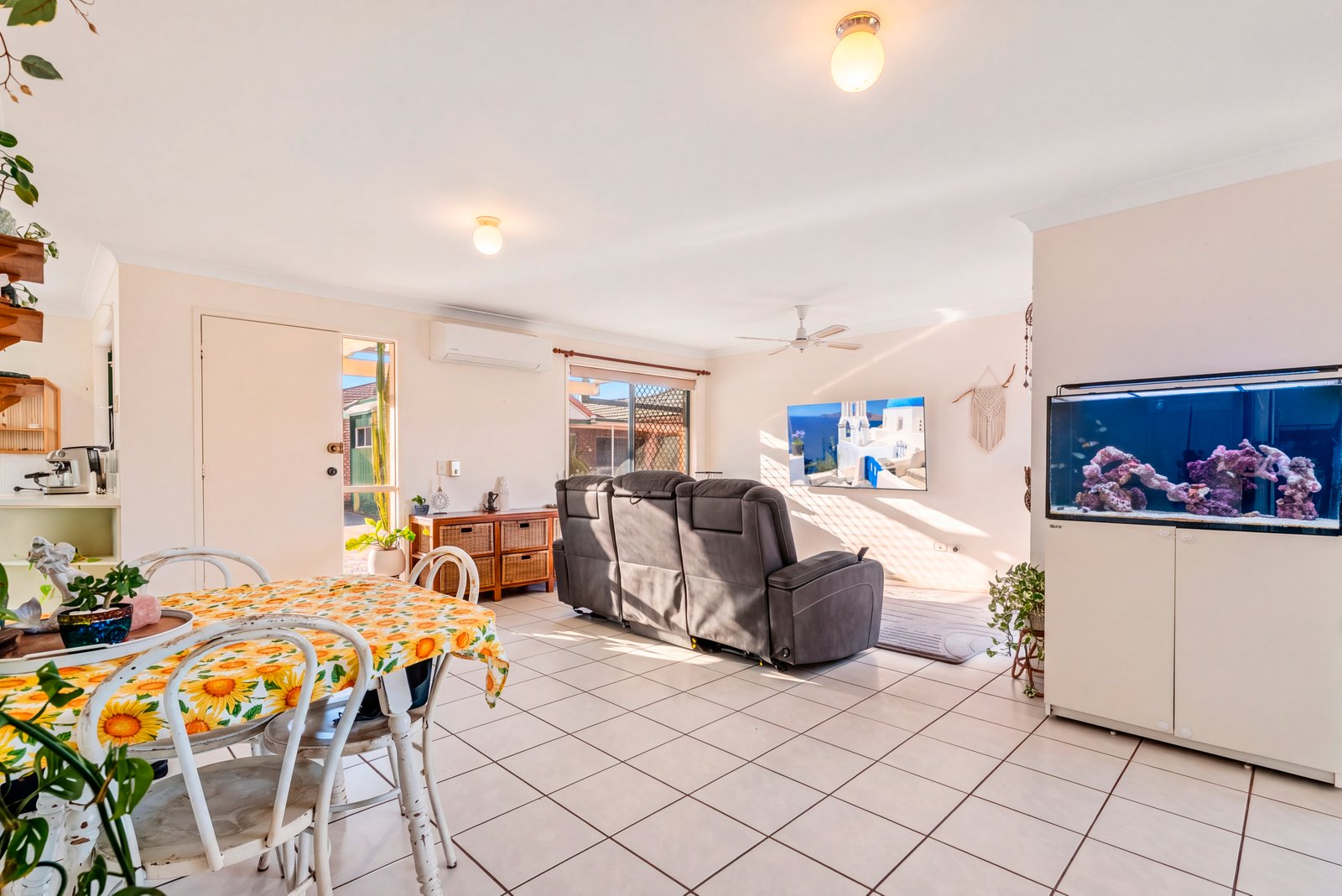5/2 Macleay Court BANORA POINT 4