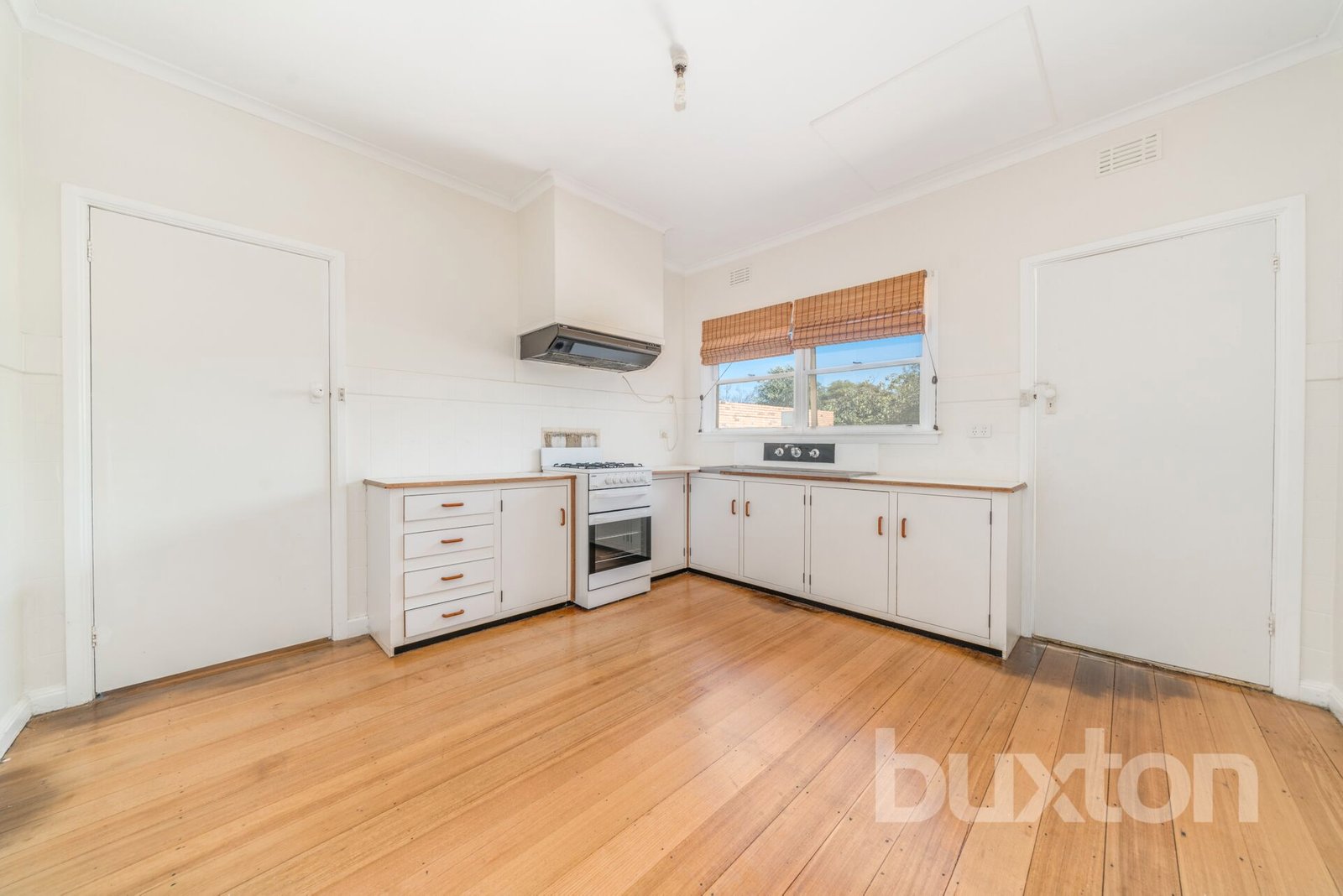 Gallery: 52 Main Road