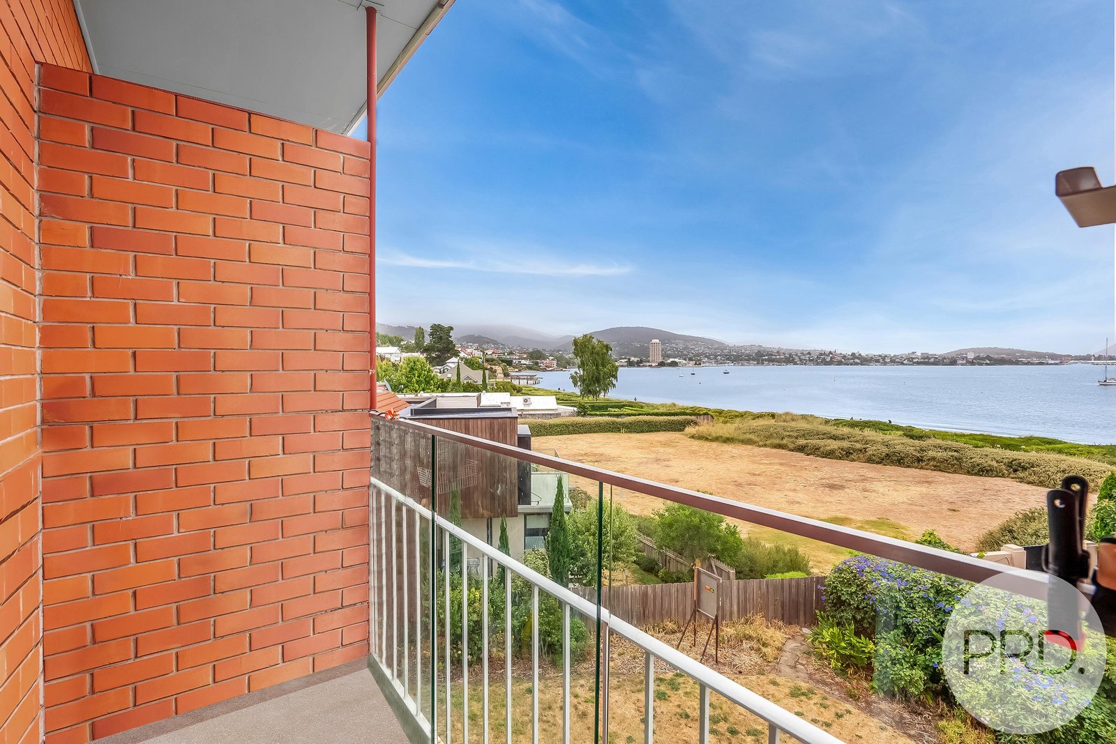 5/2 Mansell Court SANDY BAY 14
