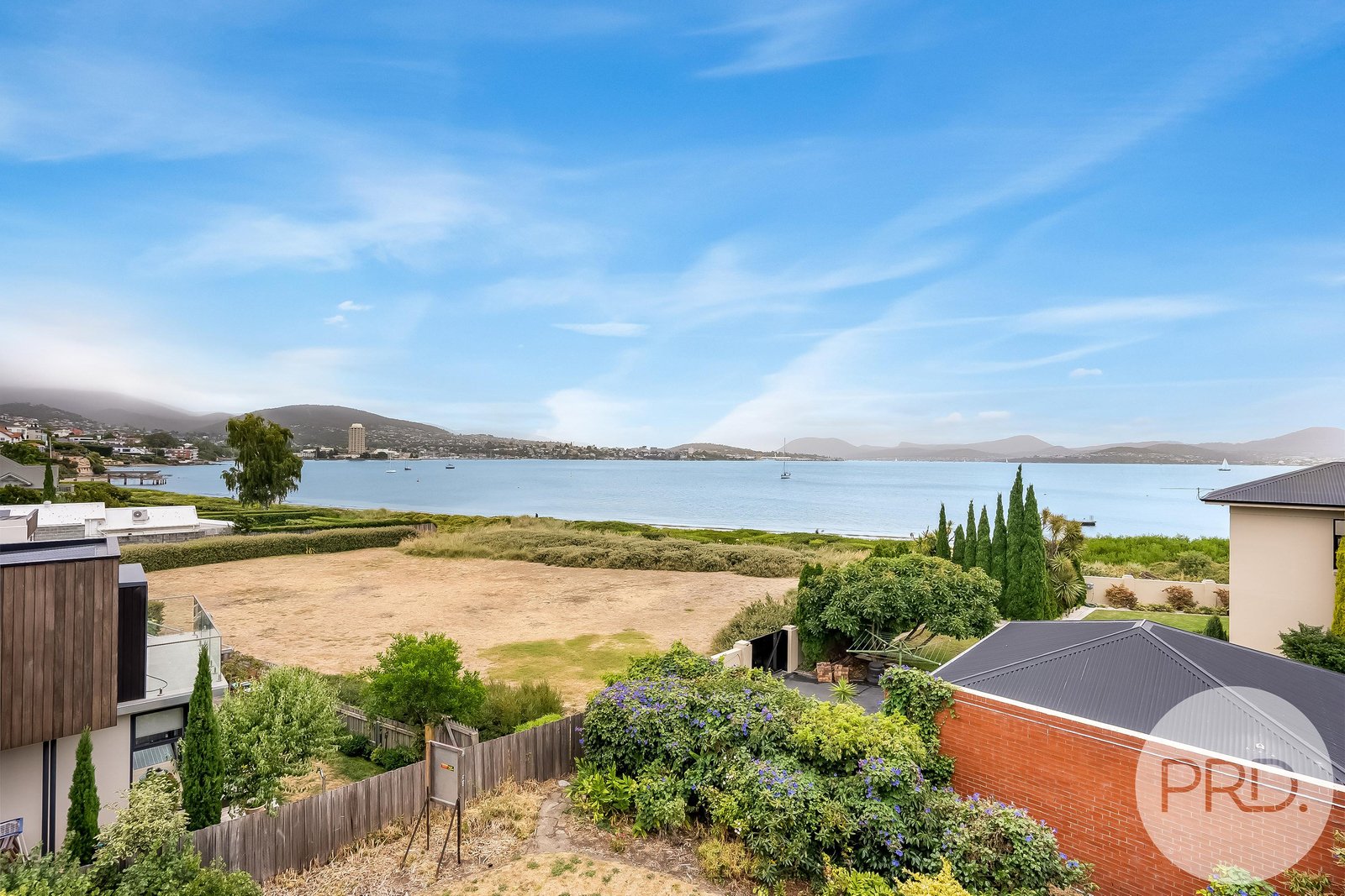 5/2 Mansell Court SANDY BAY 16