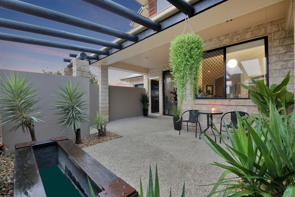 5/2 Marciana Crescent VARSITY LAKES 1
