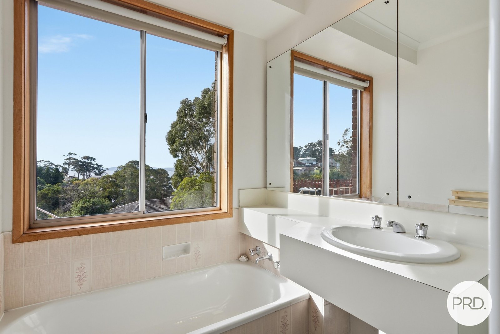52 Mirramar Park BLACKMANS BAY 11