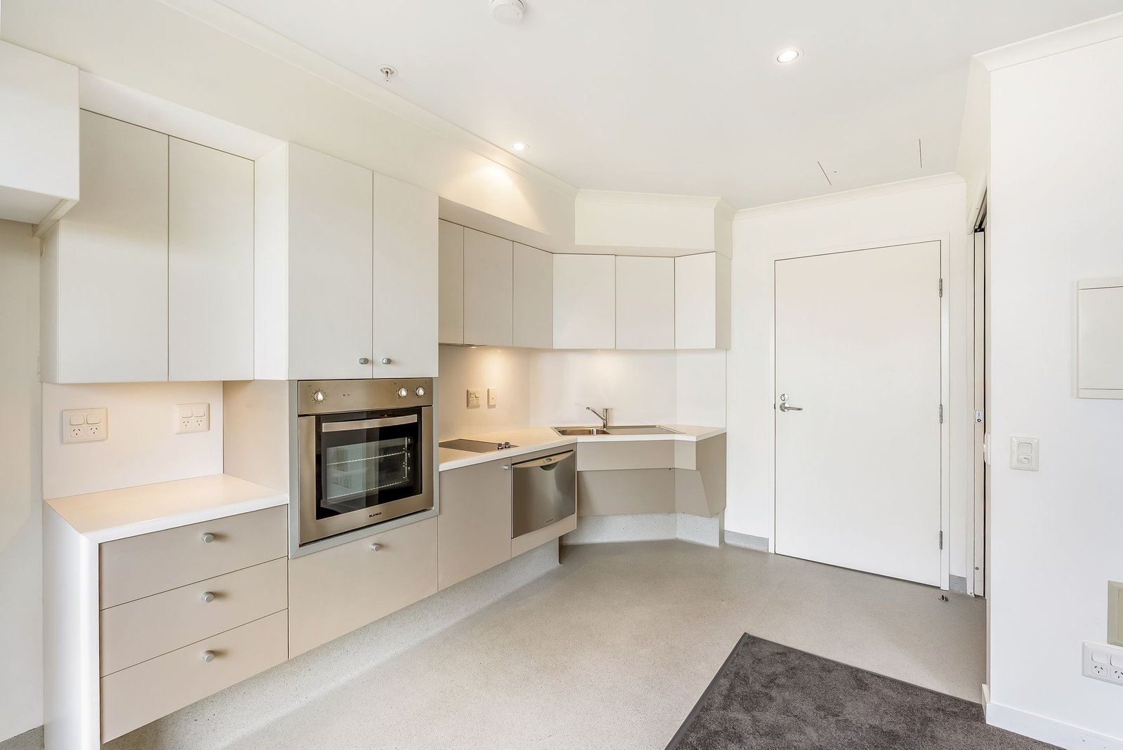 5/2 Moirunna Road LINDISFARNE 4