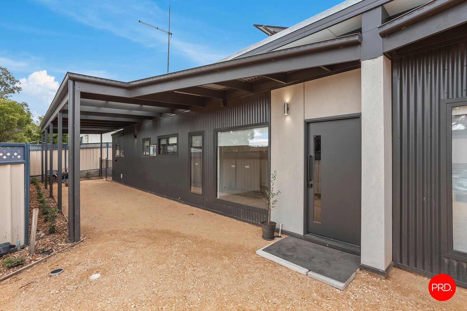 5/2 Murphy Street CASTLEMAINE 2