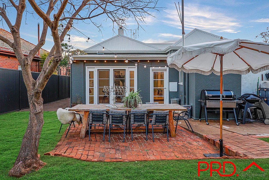 52 Napier Street TAMWORTH 10