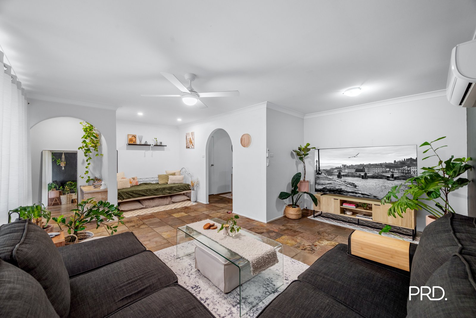 52 Oag Crescent KINGSWOOD 4