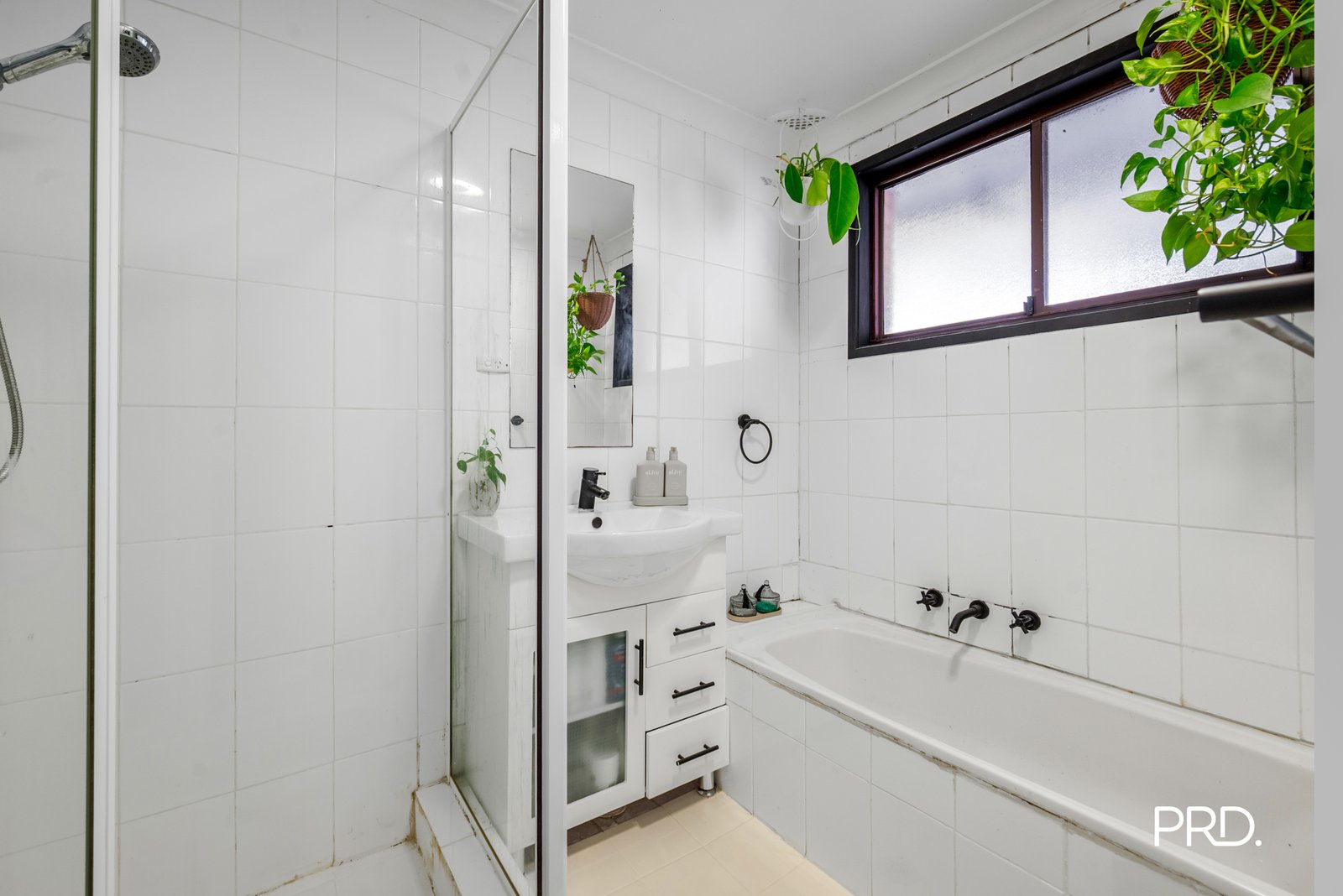 52 Oag Crescent KINGSWOOD 9