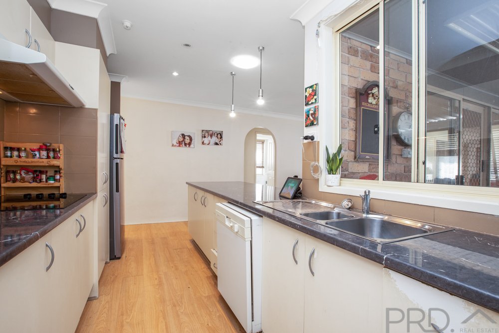 52 Pacific Crescent ASHTONFIELD 6