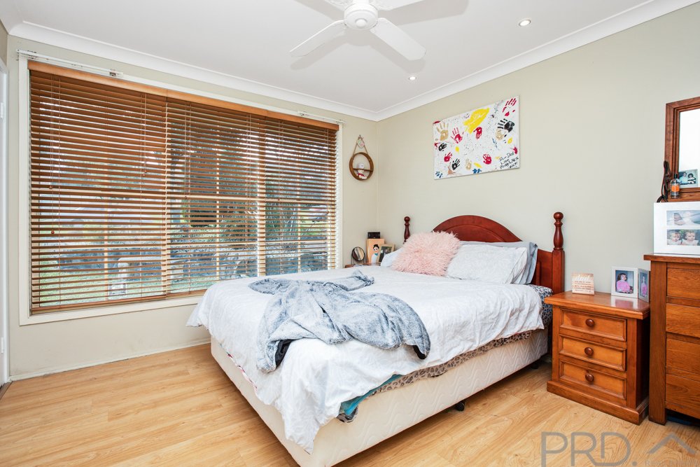52 Pacific Crescent ASHTONFIELD 9