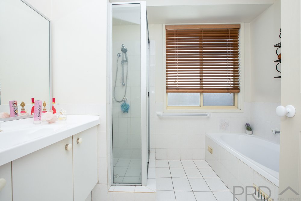 52 Pacific Crescent ASHTONFIELD 13