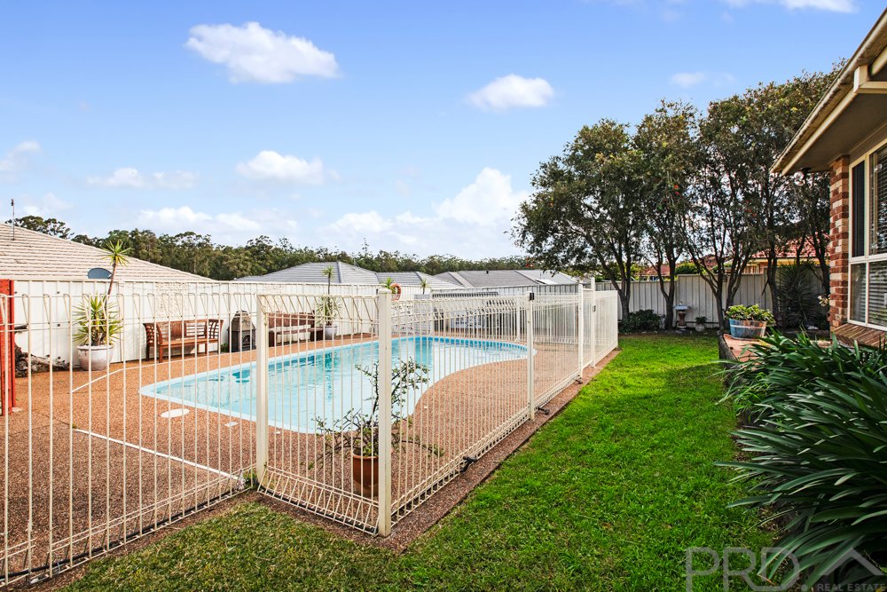 52 Pacific Crescent ASHTONFIELD 18