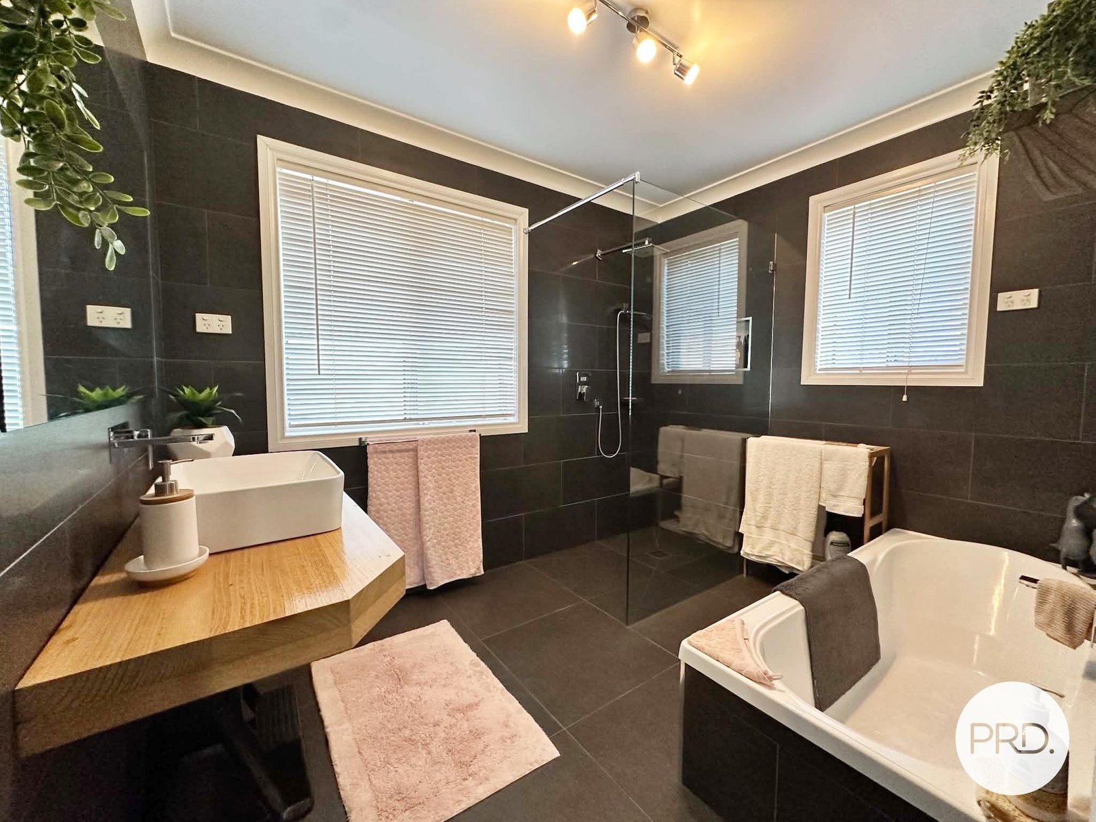 52 Park Street TUMBARUMBA 20