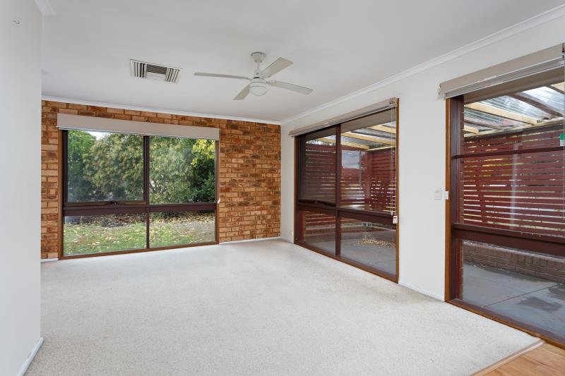 52 Pinaroo Drive GLENFIELD PARK 2