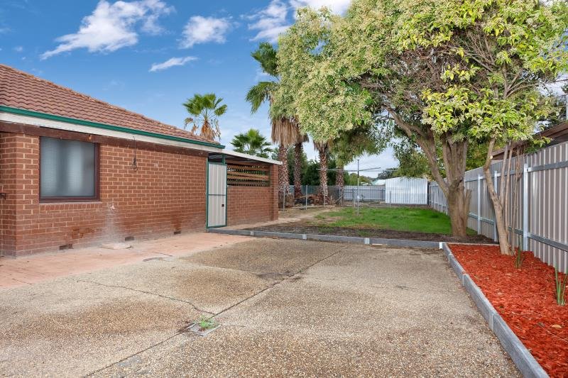 52 Pinaroo Drive GLENFIELD PARK 6